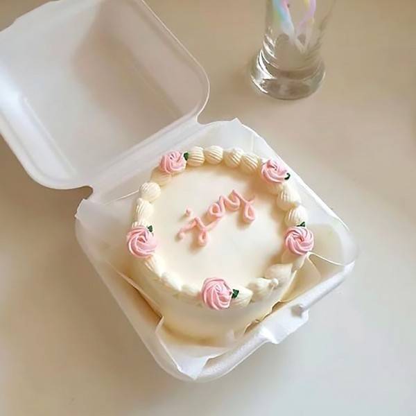 STRAWBERRY BENTO CAKE